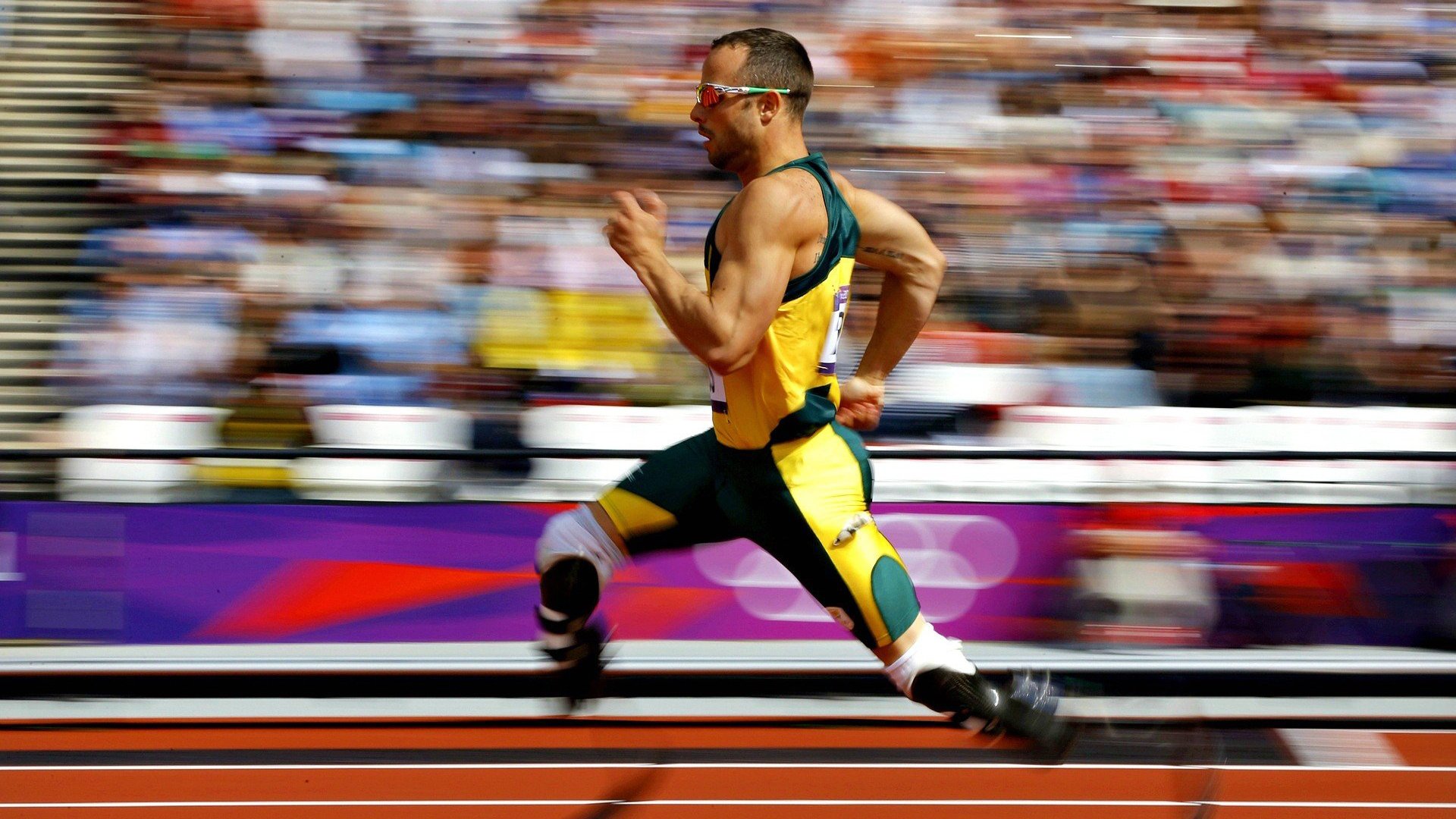 _魔幻夜光跑步赛:光影交织,燃爆夜晚_,夜光跑道