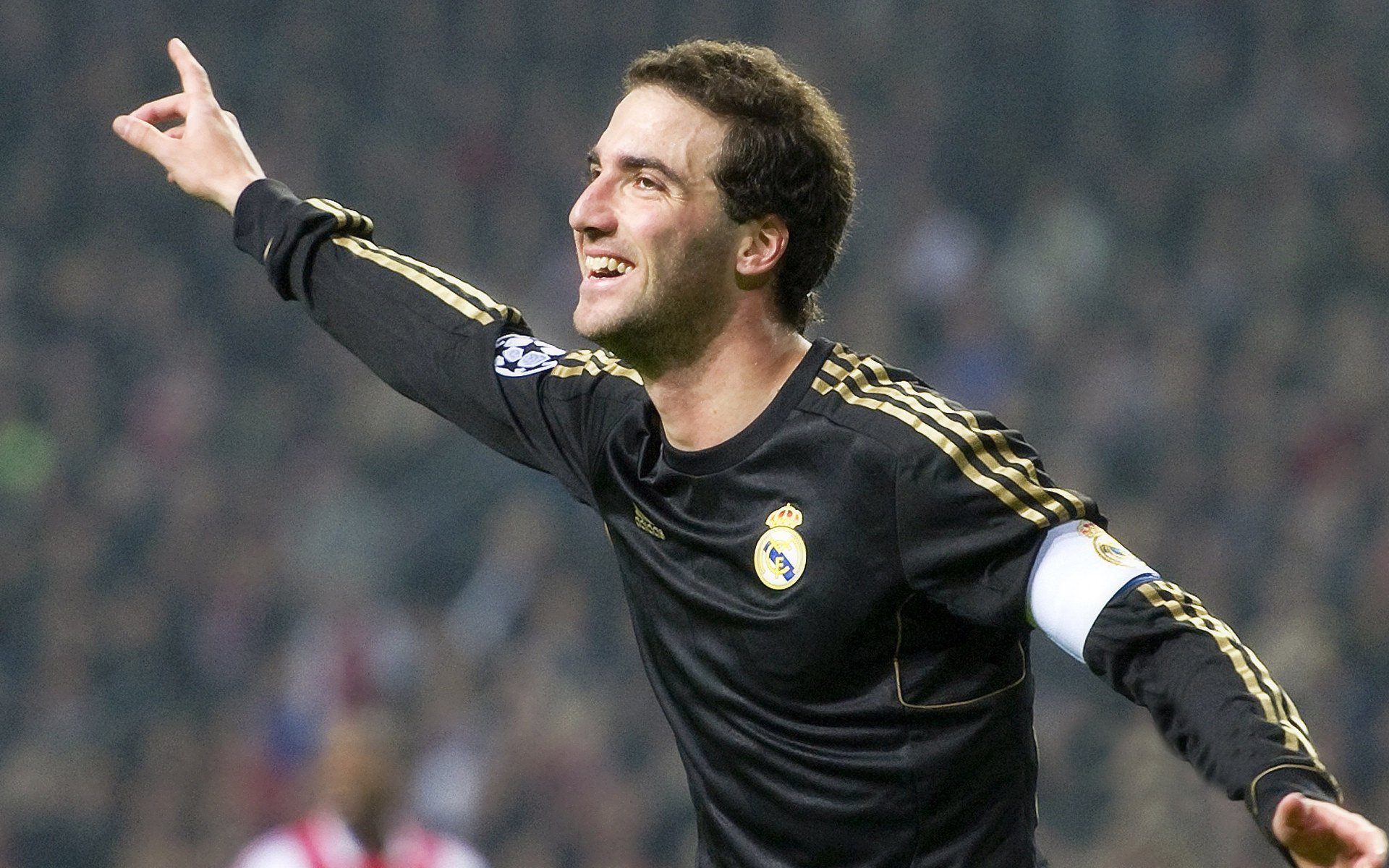 【逆境反击】球队X如何在落后多分的情况下逆转，逆境球生