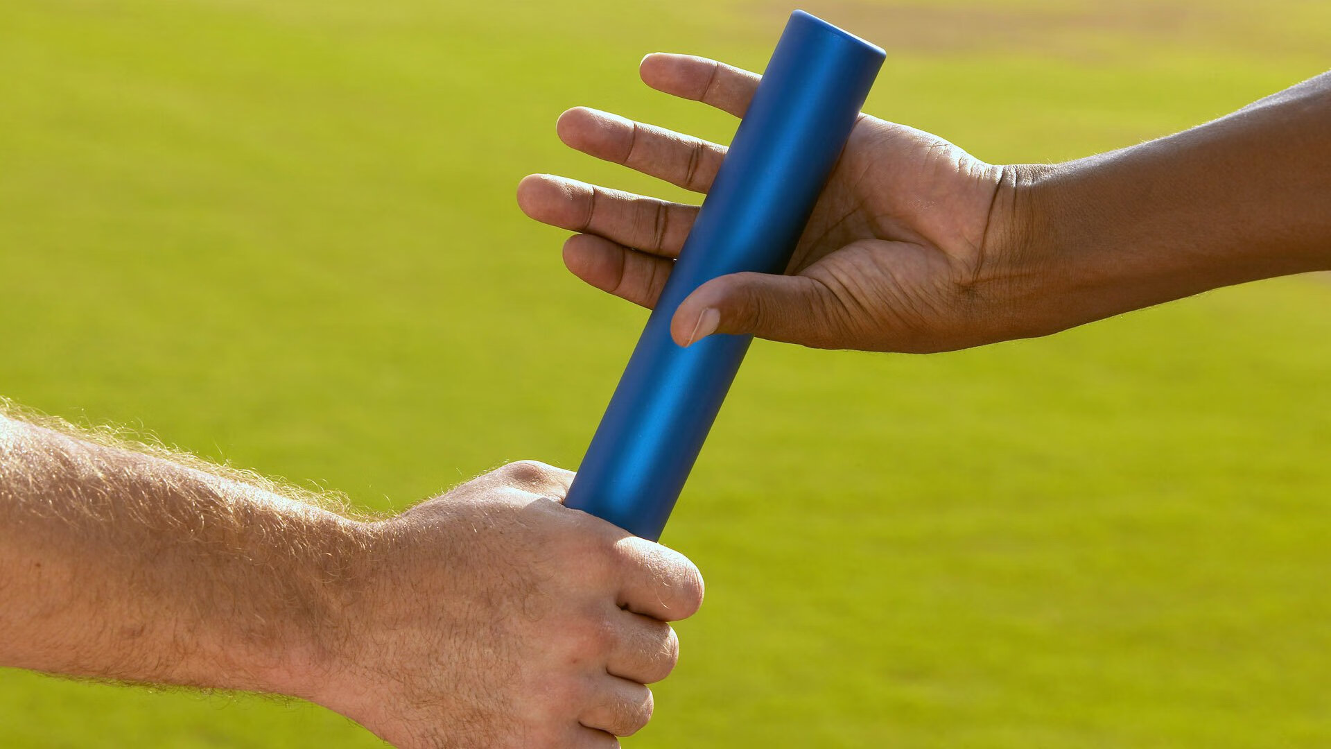 九游体育电竞官网-裁判判罚分析：公平与争议之间，裁判的公平性对运动成绩的影响